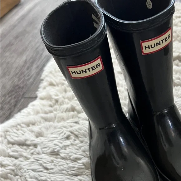 Hunter Kids First Gloss Rain Boots - Picture 7 of 13